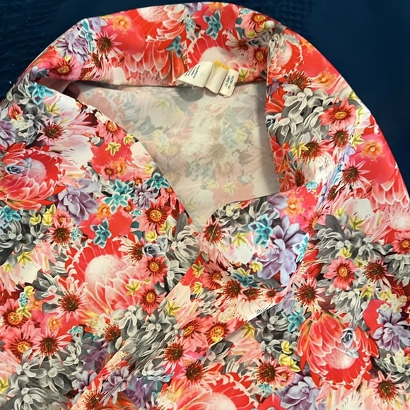 Lululemon Floral Print Wrap Front Sleeveless Top Yoga - Picture 4 of 8